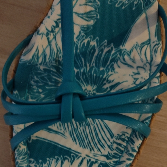 Elegant Blue Wedge Sandals - Picture 5 of 6